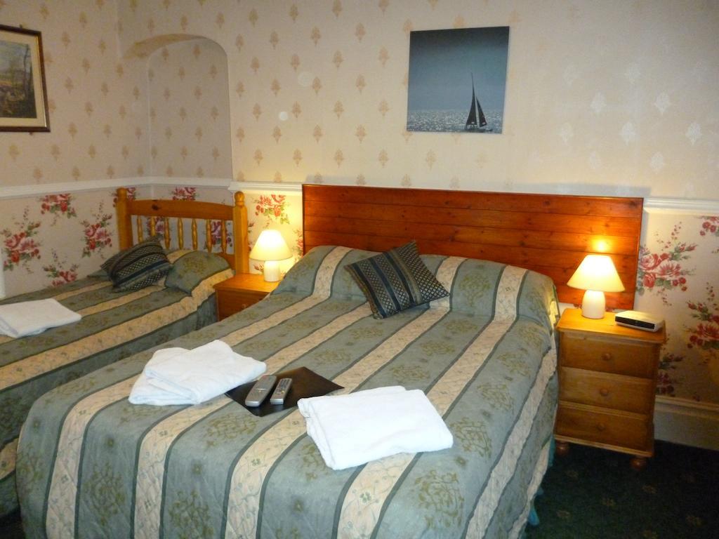 Weybourne Guest House Tenby Room photo